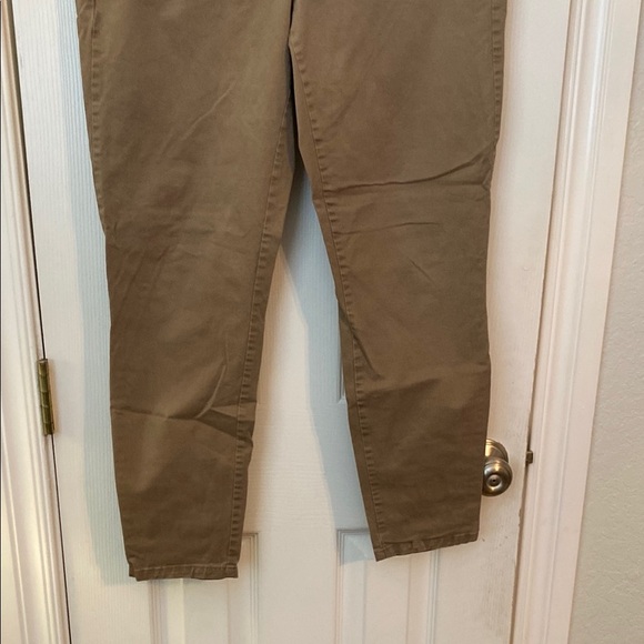 GAP Tan Ankle Cropped Pants Versatile Style - Picture 5 of 6